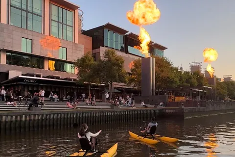 Melbourne: Yarra River Twilight Waterbike Tour