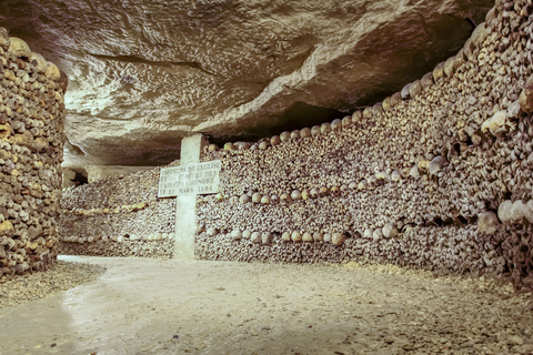 Paris : Visite des catacombes à accès restreint