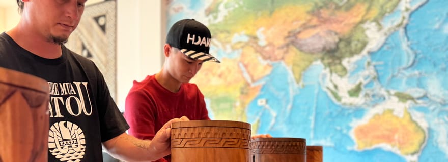 Maui : Leçon de musique de tambour tahitien pour débutants