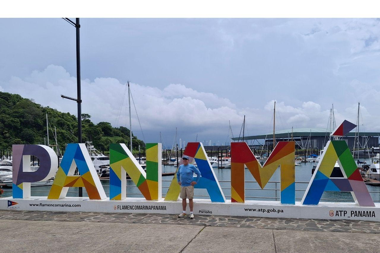 City Tour in a Diablo Rojo through Panama City City Tour in Diablo Rojo through Panama City