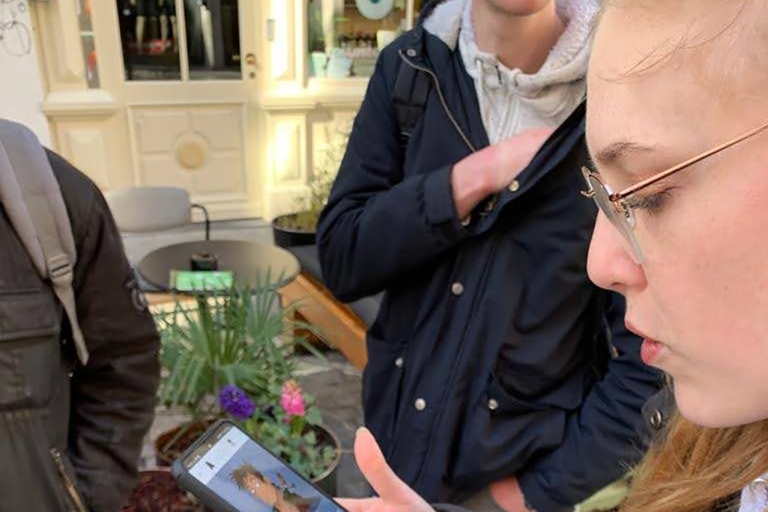 Tallinn: Sherlock Holmes Smartphone App StadtspielSpiel auf Niederländisch