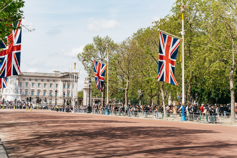 London: Changing of the Guard Tour by Buckingham Palace