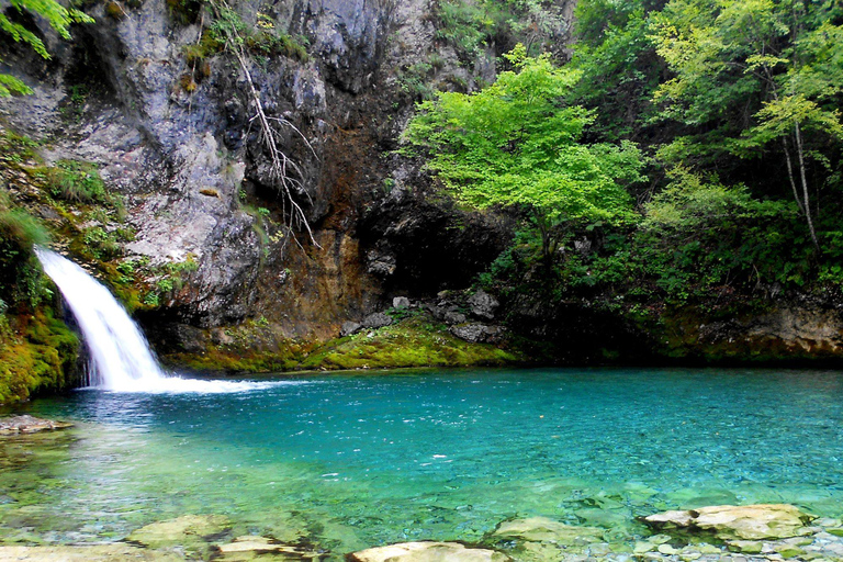 Z Tirany i Durres: jednodniowa wycieczka do Theth i Blue EyeZ Tirany: jednodniowa wycieczka do Theth i Blue Eye