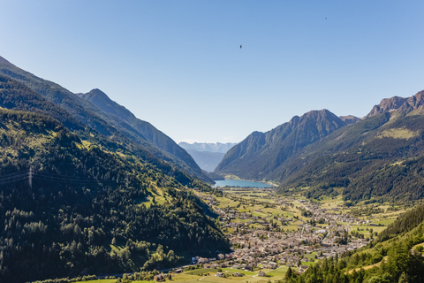 Tirano - St. Moritz: bilet jednodniowy Bernina Red Train w obie stronyCzerwony pociąg Bernina: jednodniowy bilet w dwie strony w 1. klasie