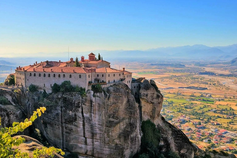 Meteora Monasteries: Full Day Tour from Athens