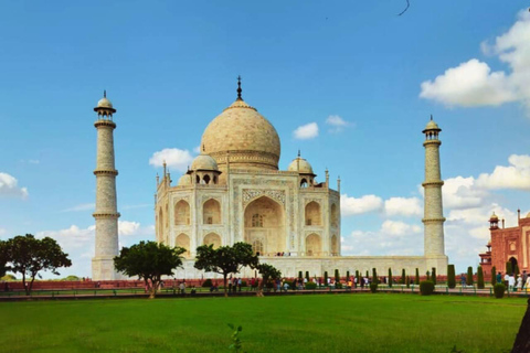 Vanuit Delhi: dagtrip naar Taj Mahal en Agra met de auto met chauffeurDagtocht vanuit Agra - alleen auto, chauffeur en gids