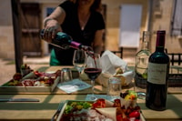 Saint-Émilion Wine Tour por bicicleta eléctrica, almuerzo incluido. - Housity
