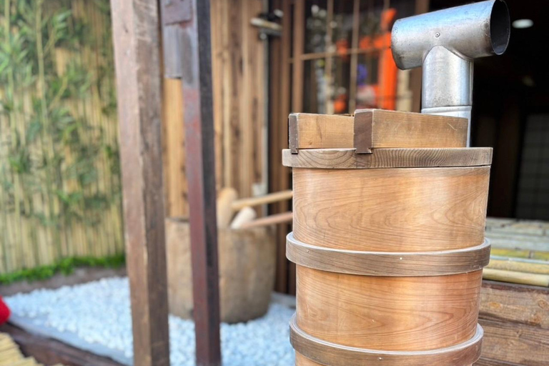 Osaka : Expérience de pilage traditionnel de Mochi avec dégustation