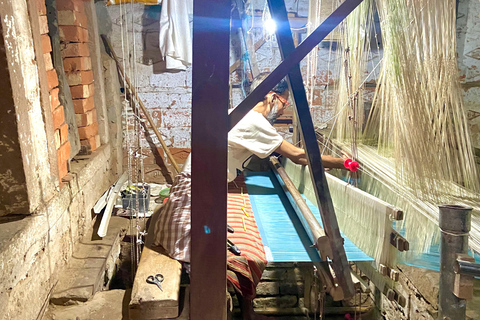 The Weavers Life in Kashi