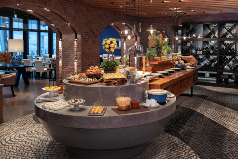 Macau: Tromba Rija & Macau Tower Observatory Access Lunch Buffet (Weekdays)