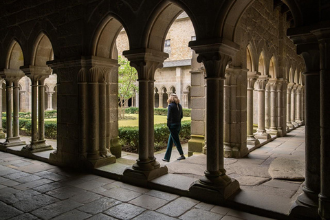 From Paris: Mont Saint-Michel Guided Day Trip with Entry