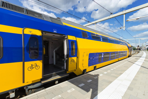 Amsterdã: Traslado de trem de/para Zandvoort em AmsterdãSingle de Amsterdã para Zandvoort (taxa de 1 euro incluída)