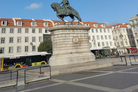 Lisbon: Private full Day Sightseeing tour by tuk-tuk.