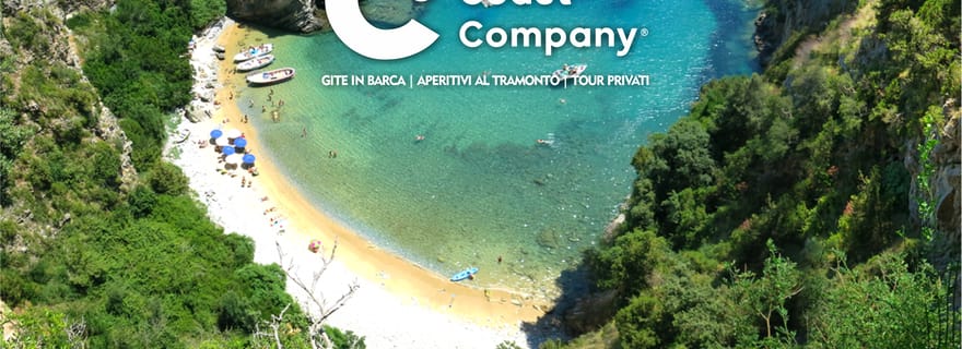 Aperitivo sur le bateau au coucher du soleil à Palinuro