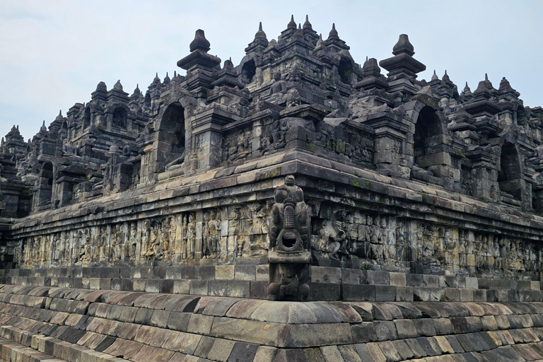 Yogyakarta: Borobudur Temple & Enam Langit Private Tour