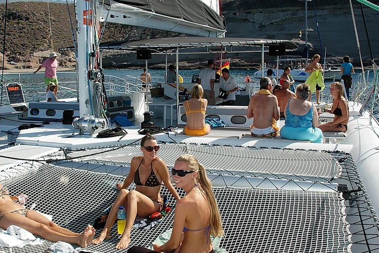 Tenerife: Catamaran Cruise with Lunch and Open Bar Tenerife: Catamaran Cruise with Lunch and Open Bar 3hrs