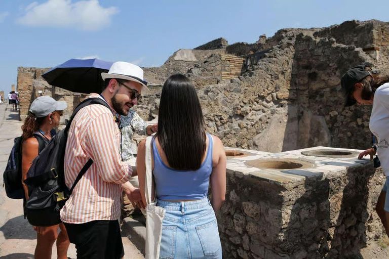 Rome: Vesuvius, Pompeii or Herculaneum by High-speed Train Pompeii Spanish Guided Tour & Vesuvio Entry ticket