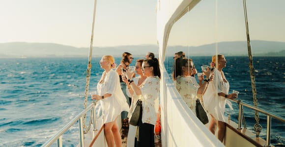 Luxury Cruise to Agistri, Moni & Aegina with Lunch & Drinks