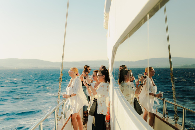 Luxury Cruise to Agistri, Moni & Aegina with Lunch & Drinks