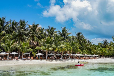 Cancun: Isla Mujeres Katamaran Tour med Open Bar of Drinks