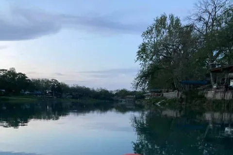 Aventura en kayak de medio día para una sola persona