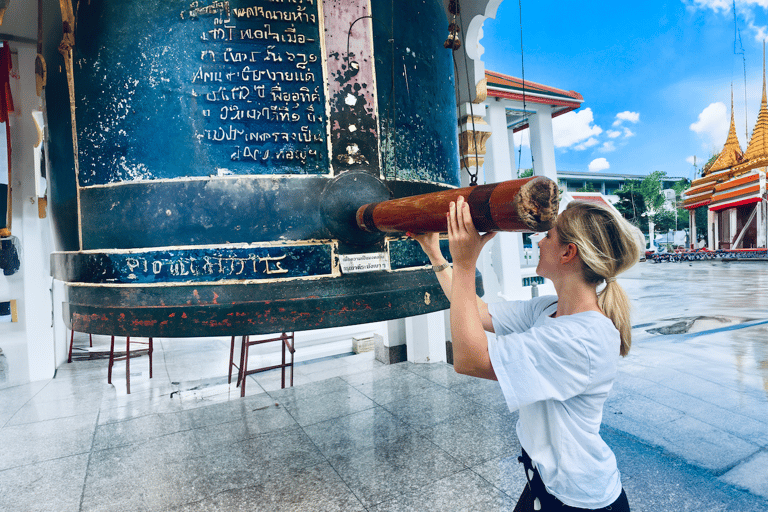 Must-try: Hidden Bangkok Bike and Food Tour