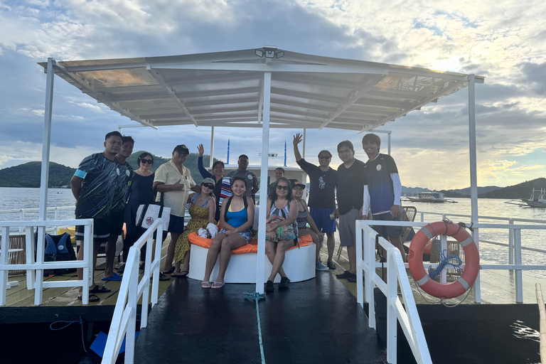 Coron Island: Coastal Trimaran Tour