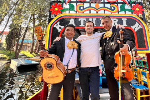 Musique et tequila à Xochimilco, visite de Coyoacán et CUMusique et Tequila à Xochimilco visite Coyoacán et CU