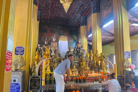 Vientiane IG tour & Patuxay monument private 4-5 pax