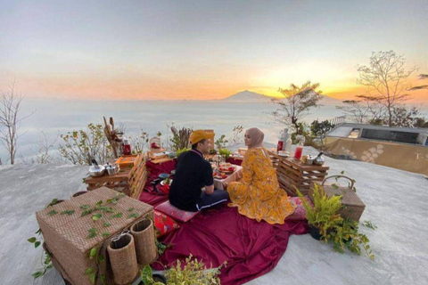 Yogyakarta: Borobudur Temple & Enam Langit Private Tour