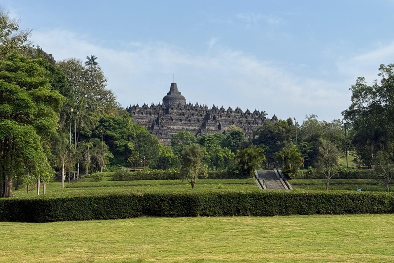 Yogyakarta: Borobudur Sunrise VIP and Prambanan Culture Tour Borobudur VIP and Prambanan Culture Tour (Without Sunrise)