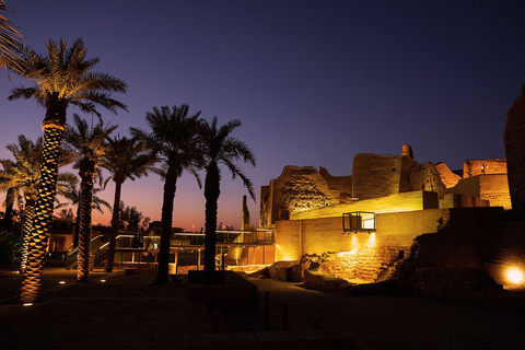 Riyadh: Diriyah Walking Tour with Coffee and Souvenirs