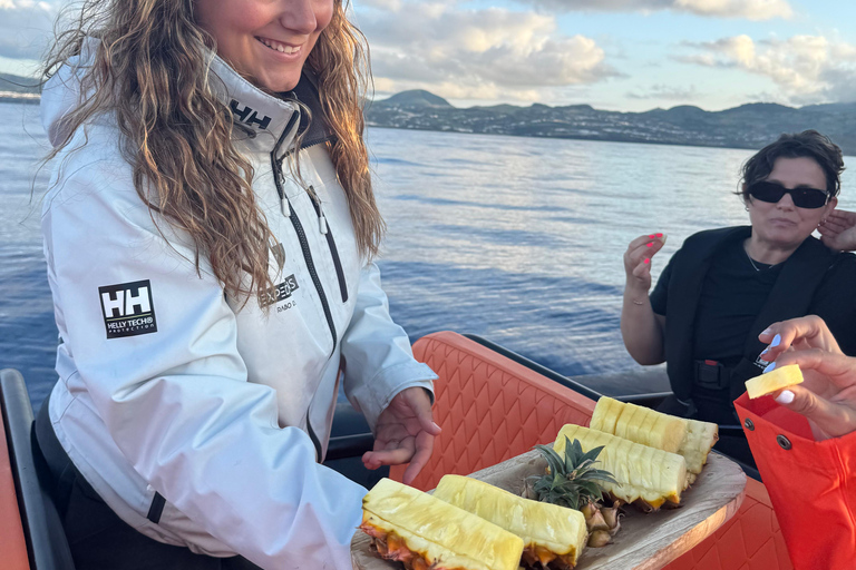 São Miguel: Private Romantic Cruise with Champagne