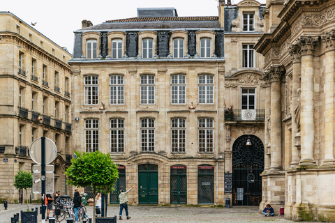 Bordeaux : Centre historique et quartier des Chartrons à véloVisite en anglais