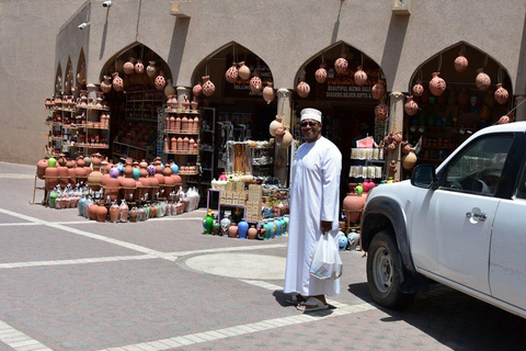 Muscat: Nizwa, Jabreen Castle & Bahla and more Sharing Tour