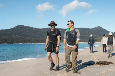 Freycinet : 5,5 heures de promenade guidée en petit groupe + expérience en bateau