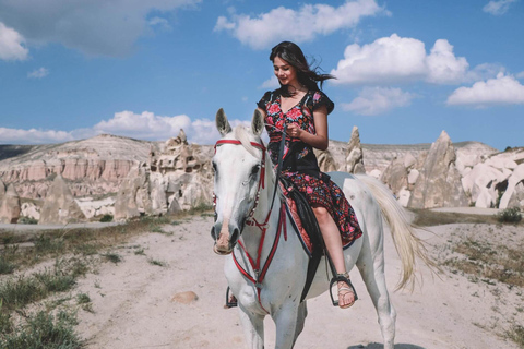 Excursión de 2 horas a caballo al atardecer (Valle Rojo y Rosa)