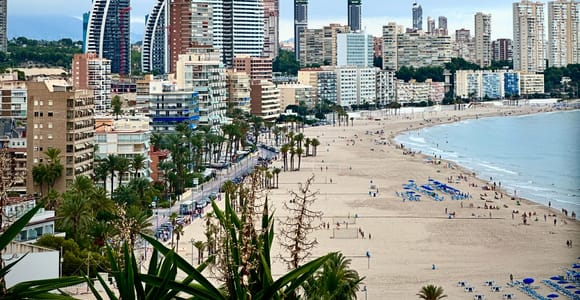Benidorm: Private Guided Tour by VIP Car - 3 hours