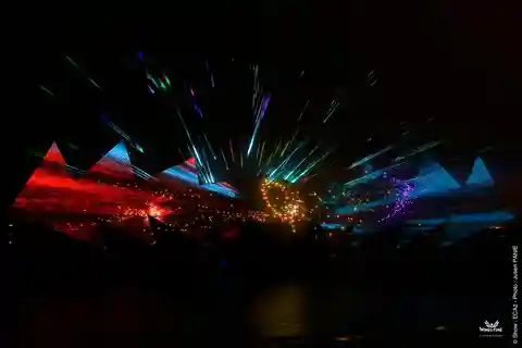 Sentosa: Espetáculo Wings of Time com fogo de artifício
