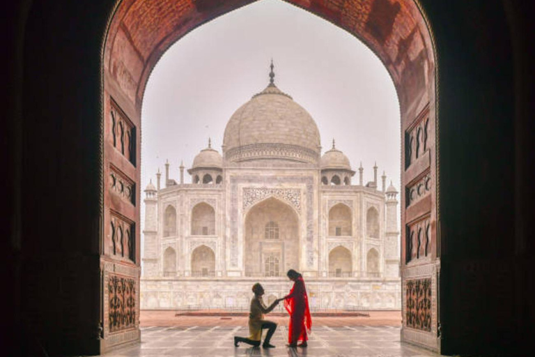 Taj Mahal e Agra: tour da Delhi in treno GatimaanDa Delhi: tour all-inclusive di Taj Mahal e Agra in Gatiman