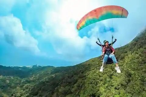 Da Nang: Parapente, disfruta de la estatua de la Dama Buda desde las alturas