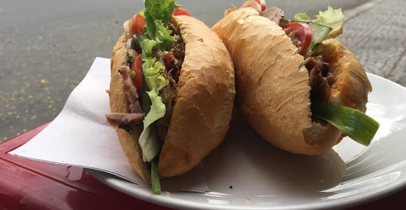 Street Food Walking Tour in Hoi An with 5 Local Tastings