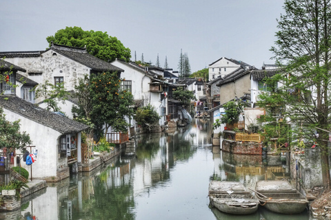 From Beijing: 2-Day Shanghai Highlights Tour with Train