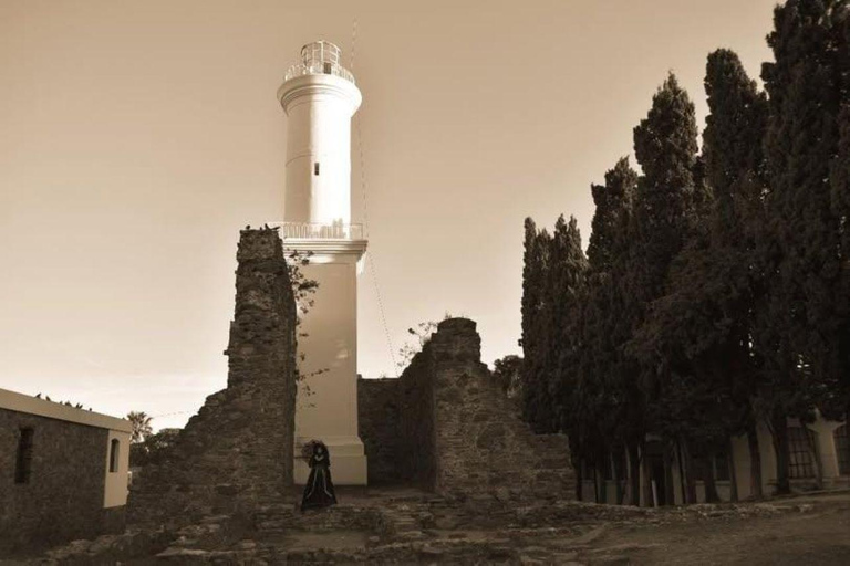 Colonia del Sacramento: Vintage Time Travel Experience Cologne: Vintage Experience and Guided Walk through the Old Town