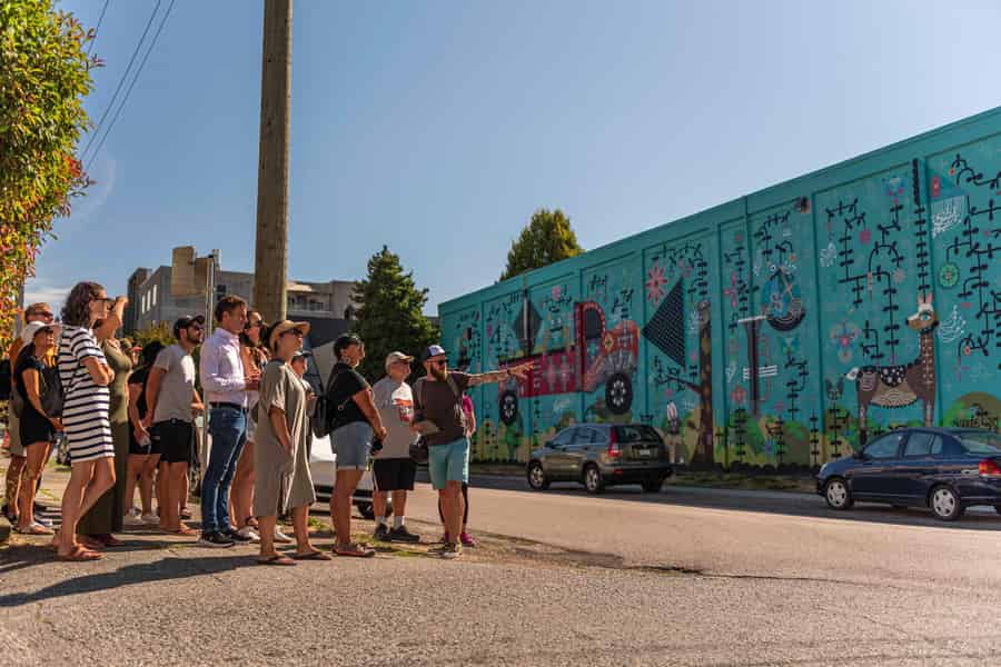 Vancouver: Street-Art-Tour in Mt. Pleasant mit Guide. Foto: GetYourGuide Vancouver: Street-Art-Tour in Mt. Pleasant mit Guide. Foto: GetYourGuide