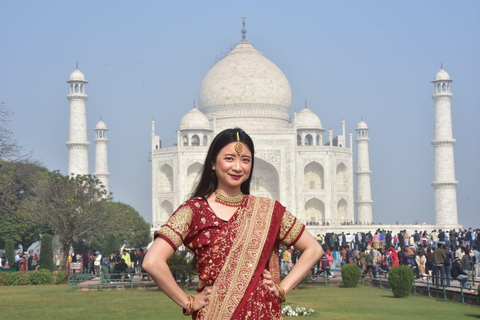 Agra: Taj Mahal Tour with Professional Photoshoot Tour with Private Car, Driver, Tour Guide and Entry Tickets