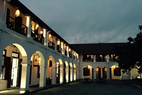 Colombo: Gangaramaya Temple and City Highlights Tour