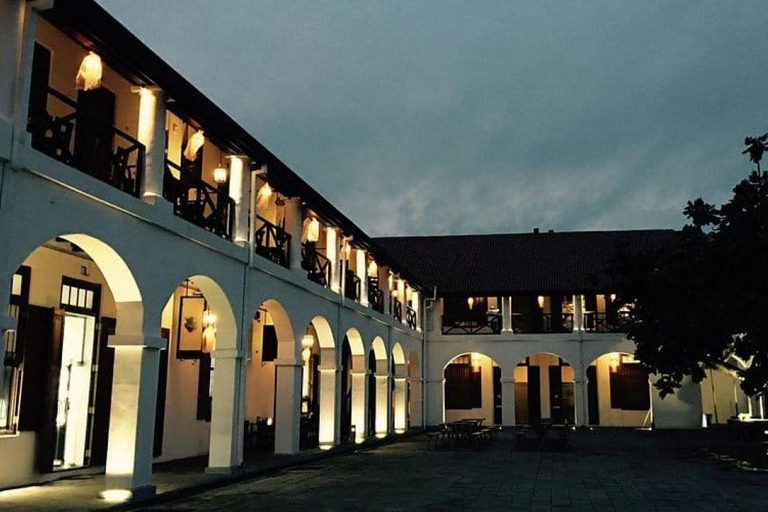 Colombo: Gangaramaya Temple and City Highlights Tour