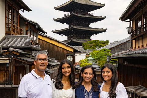 Kyoto: Gion Family Photoshoot with Local Photographer Option 2 – 4 Hours | Two Areas