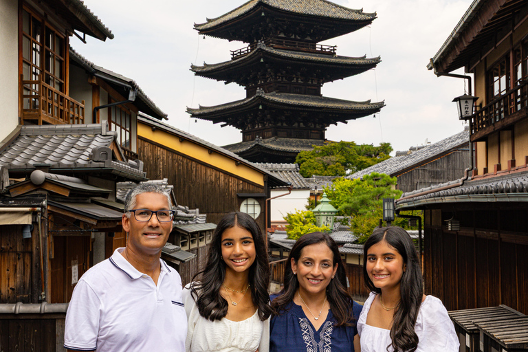 Kyoto: Gion Family Photoshoot with Local Photographer Option 2 – 4 Hours | Two Areas